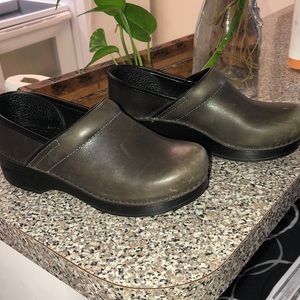 Dansko gray leather clogs size 38